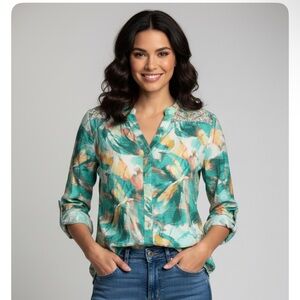 FIGUEROA & Flower Green Button-Up Blouse
